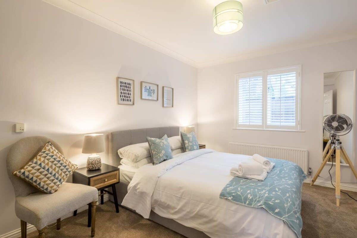 Lovely 1 Bed Apartment With Free Parking & Garden CBG Exterior foto