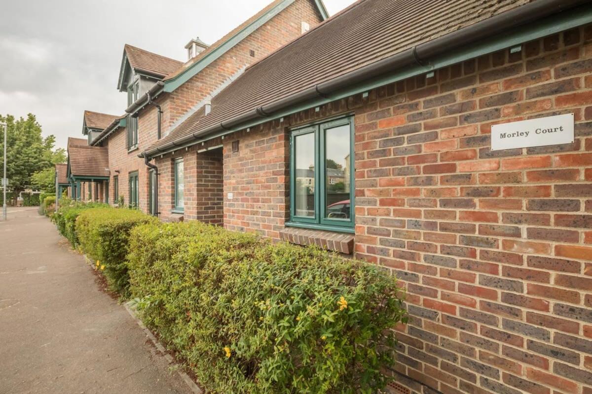 Lovely 1 Bed Apartment With Free Parking & Garden CBG Exterior foto